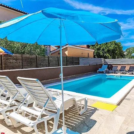 Apartament 3 With Pool