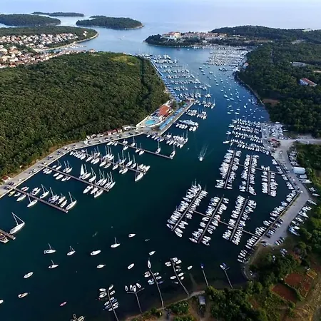 3 With Pool Apartament Pula